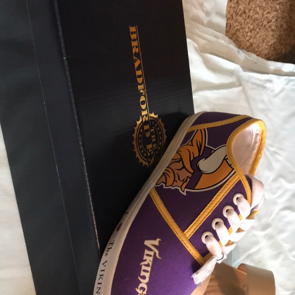 MN Vikings tennis shoe